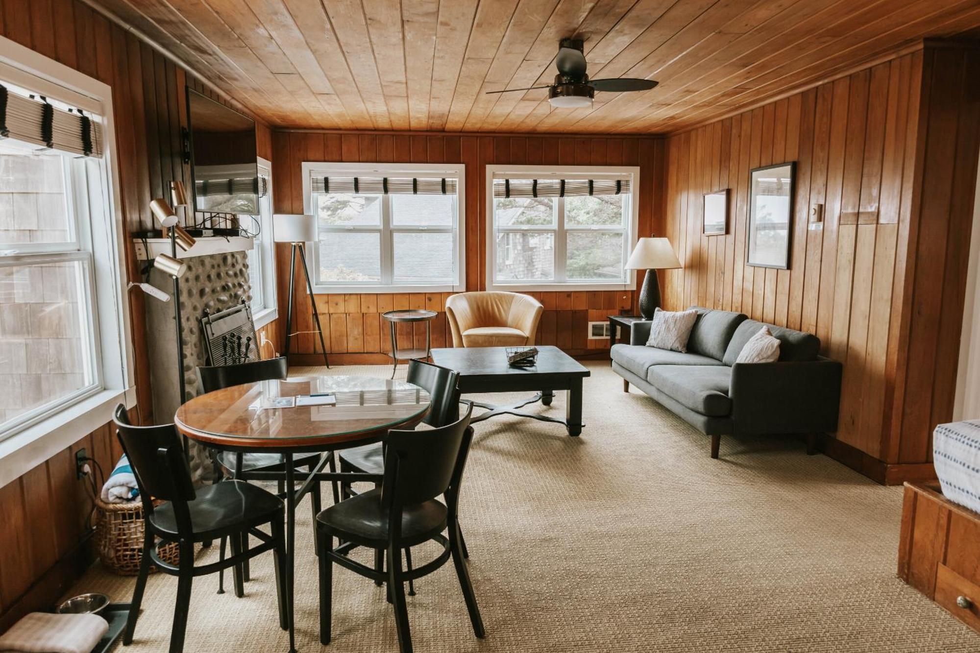 The Inn At Arch Cape Exterior photo