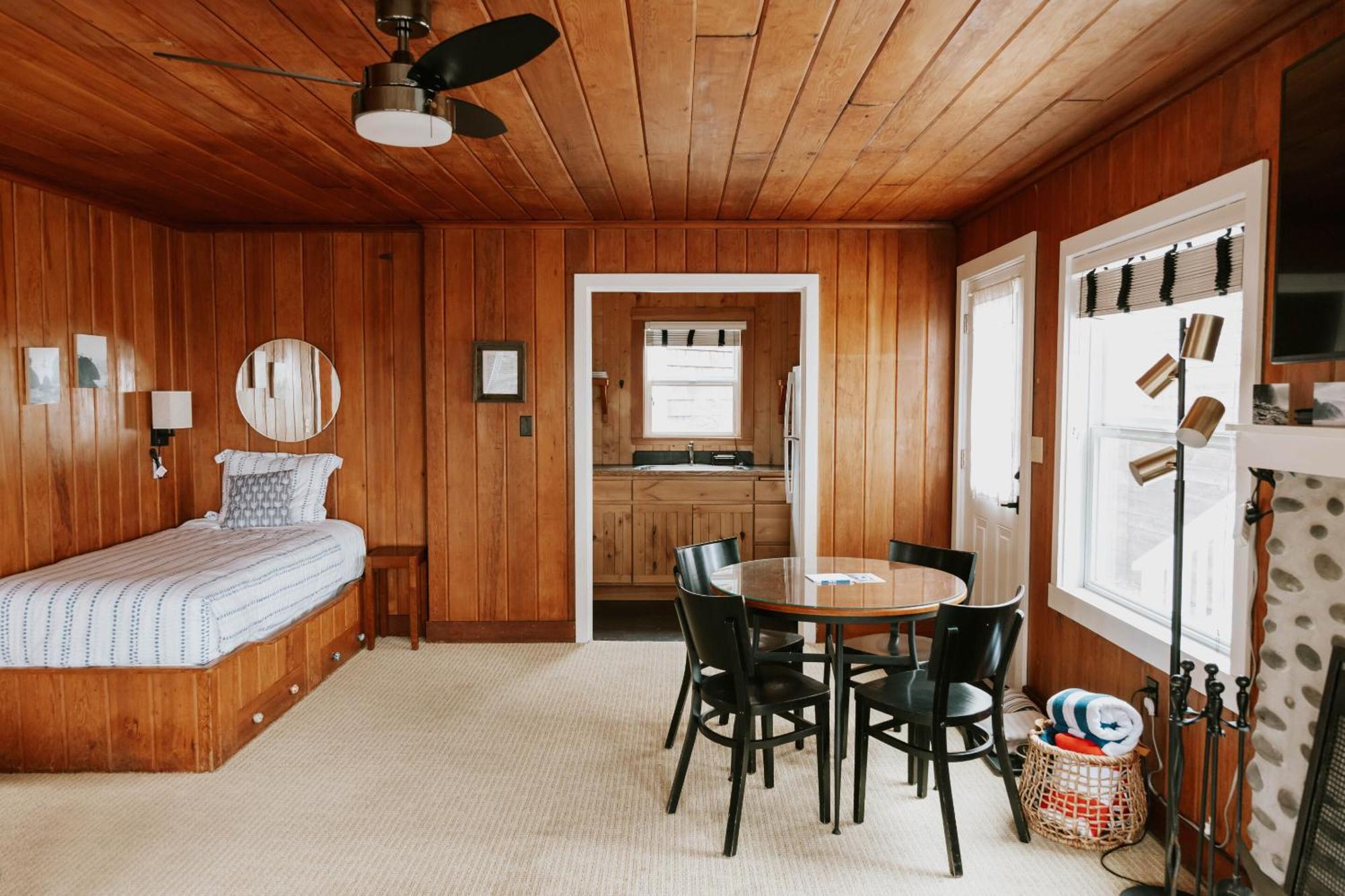 The Inn At Arch Cape Exterior photo